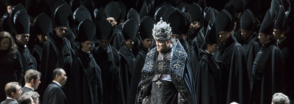 Don Carlo par Robert Carsen : black is cruel and beautiful