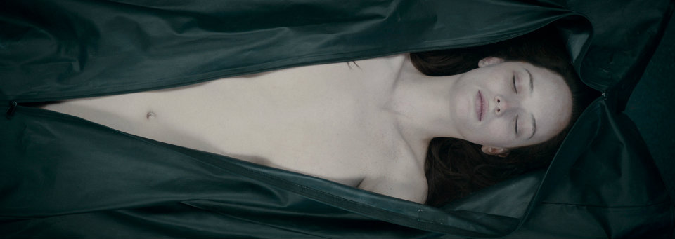 The Jane Doe Identity : don’t look inside the girl