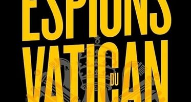 Couverture du livre Les espions du Vatican